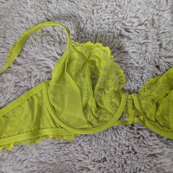 2/$25 La SENZA Sheer Floral Lace Bra - Picture 4 of 5